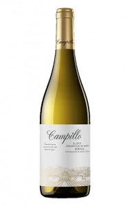 Botella de vidrio color tierra con cápsula dorada. Etiqueta blanca en la parte inferior con el nombre de la marca y la información de la añada y la región de producción, Rioja.